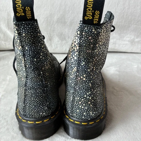 Rare Dr.MARTENS AirWair Boots STINGRAY MIE Made In England unisex US W9/M8 – NEW - Picture 4 of 16